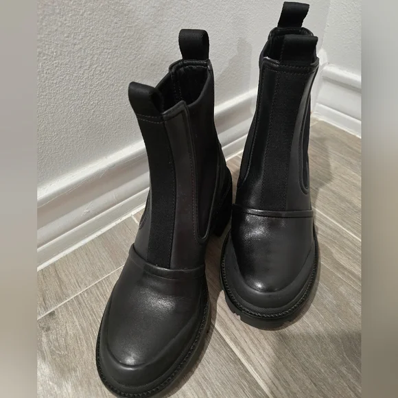 Tory Burch Black Chunky Chelsea Boots - Picture 2 of 7